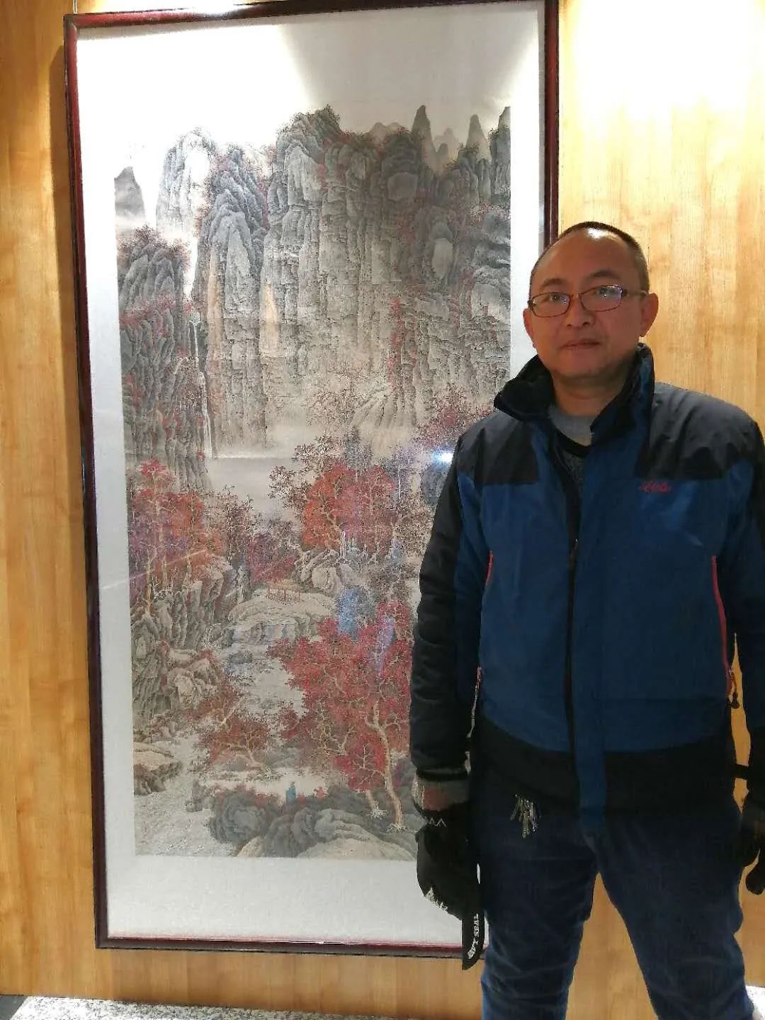 无数峰峦远近间杜海生山水画赏析