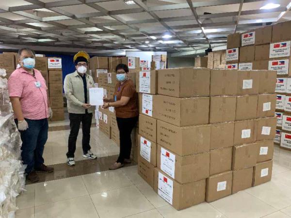 中国驻菲律宾大使馆再次向菲社会捐赠防疫物资