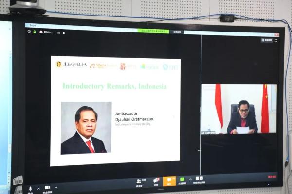 Djauhari Oratmangun致辞