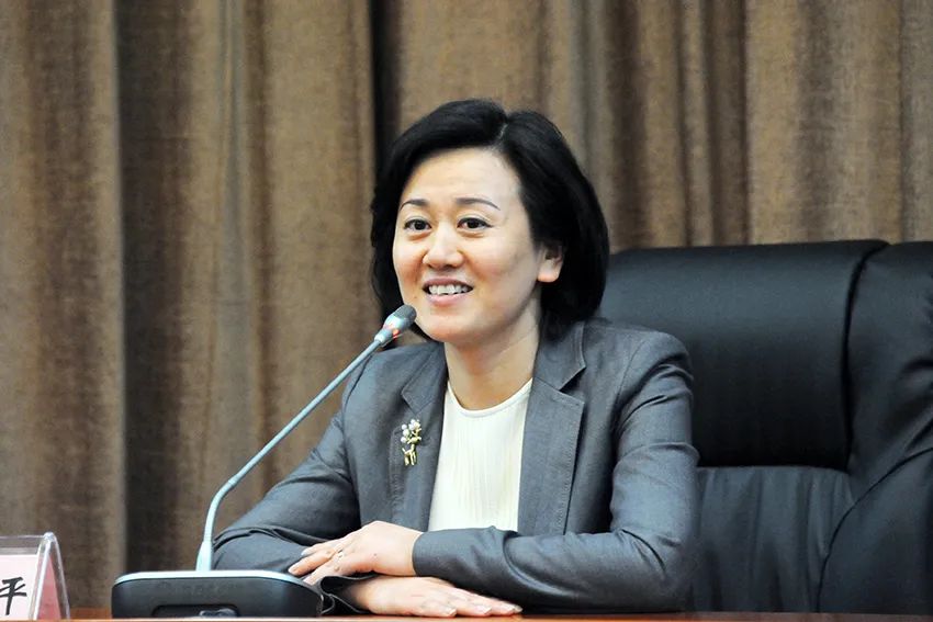 张军英主任认为,业务实训是培育苗子的沃土.