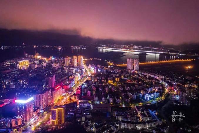 67中午来到秭归县城,品尝承载着秭归几千年文化的特色美食——屈原