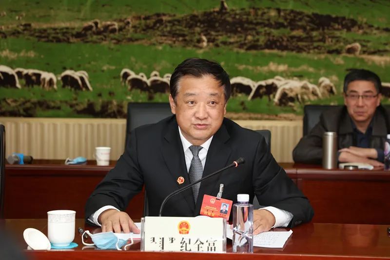 【市四届人大三次会议】纪全富在参加察右后旗代表团审议时强调 绿色