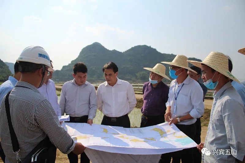 邓应文在五山镇调研时强调精准施策破解难题抓住时机赶超进度