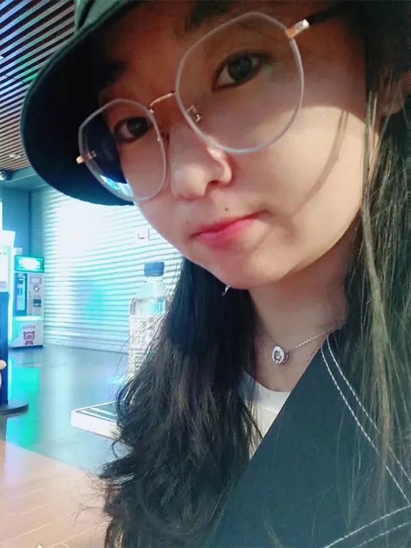 正青春正奋斗法院青年新young貌