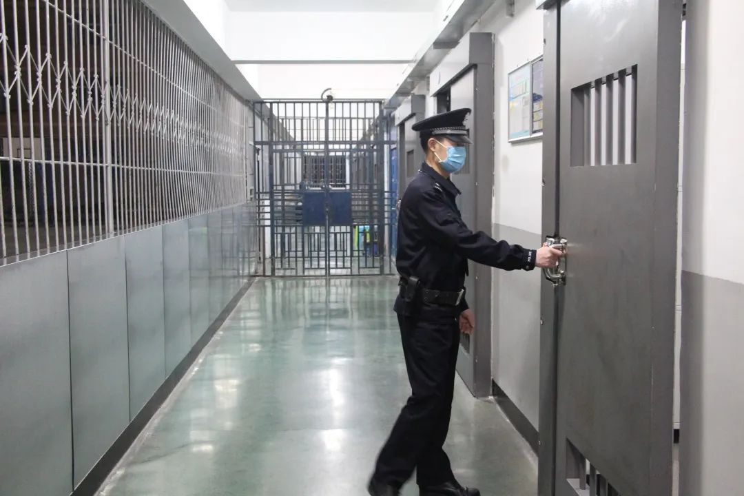 川西监狱恐怖图片