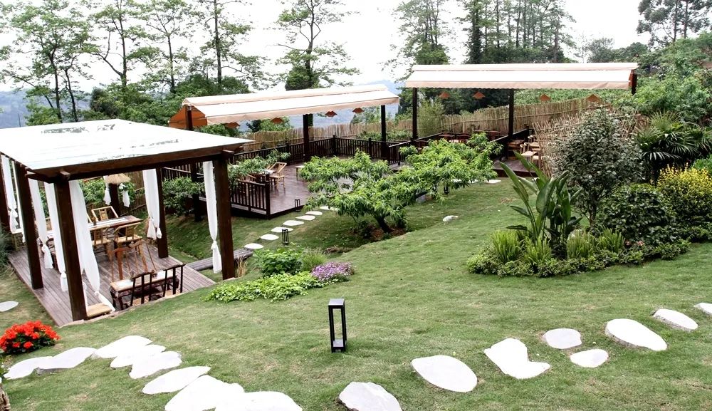 靠山而建民宿小院诗意栖居徜徉山间