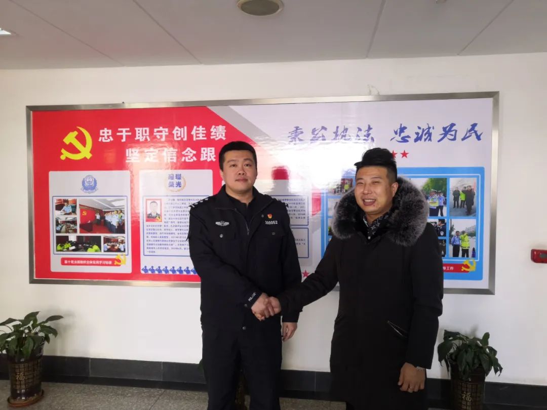 致敬青春侯冠男疫情面前喊出了誓死不退