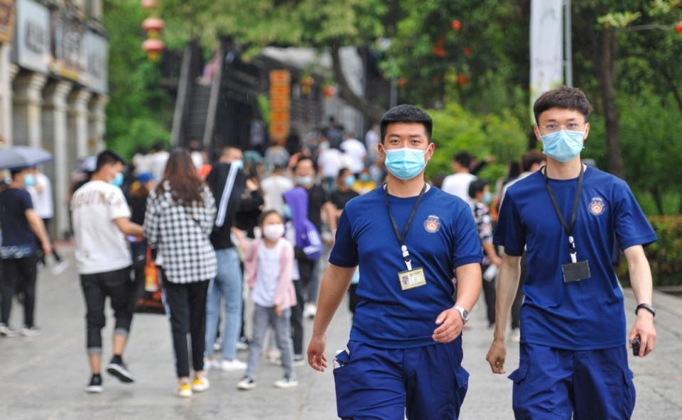 台儿庄古城劳动者风采 侯甜 摄