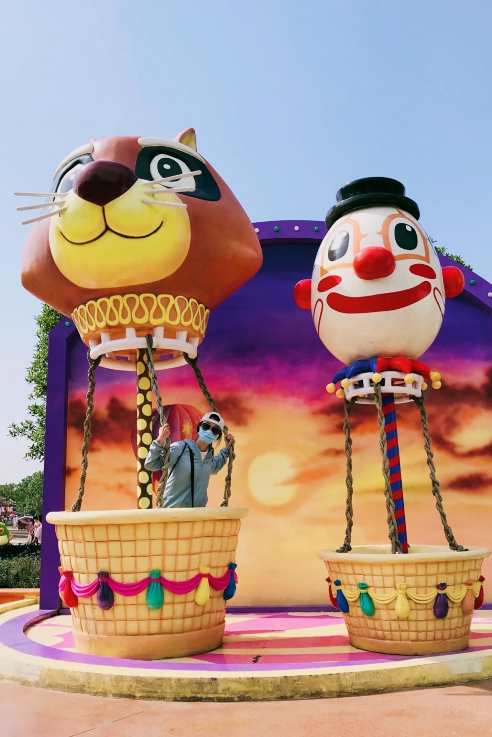 冯刚瑶在方特乐园