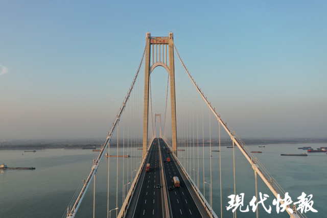 棲霞山大橋 資料圖