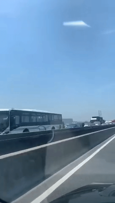 虽然因为换班只有一个休息日,但是到长兴岛郊野公园的车流还是非常大