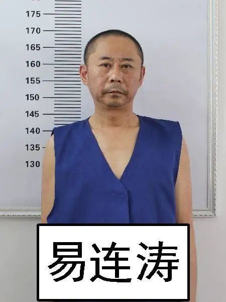 公安厅厅长:一举打掉了通辽市地区黑社会"教父"级人物2019年11月26日