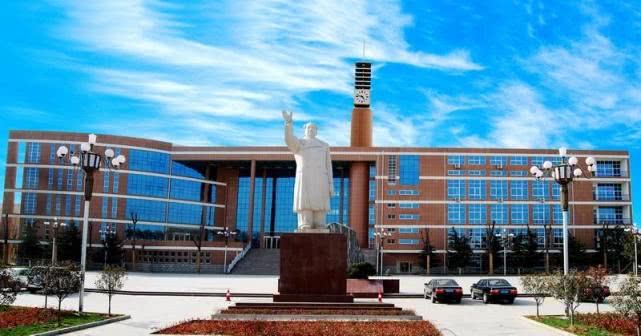 郑州职业技术学院联合郑州慈善总会助力疫情之下大学生就业