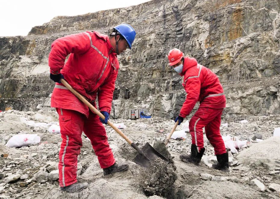 中国能建24小时直击跨越时空的爆破作业