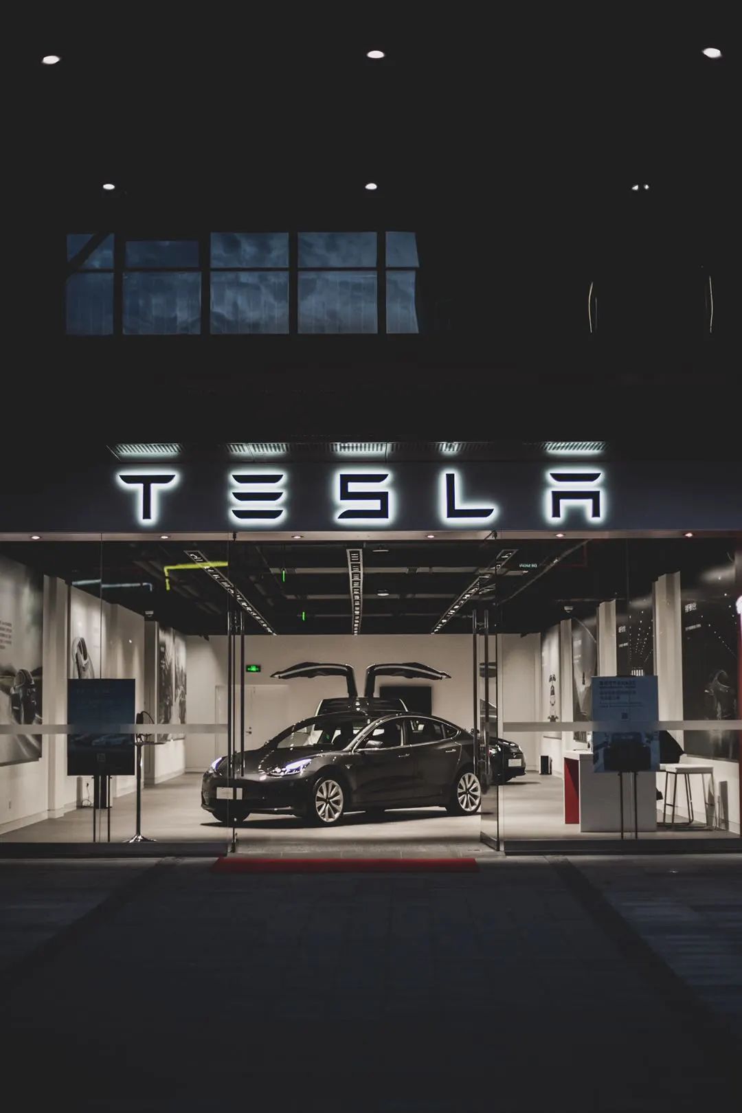 探店 | 创智汇里的特斯拉有何不同?