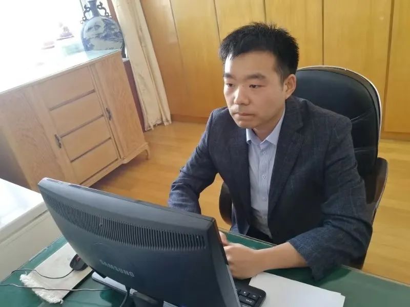 男神女神有话说张钦昱云端漫步学海泛舟网络课堂任我行