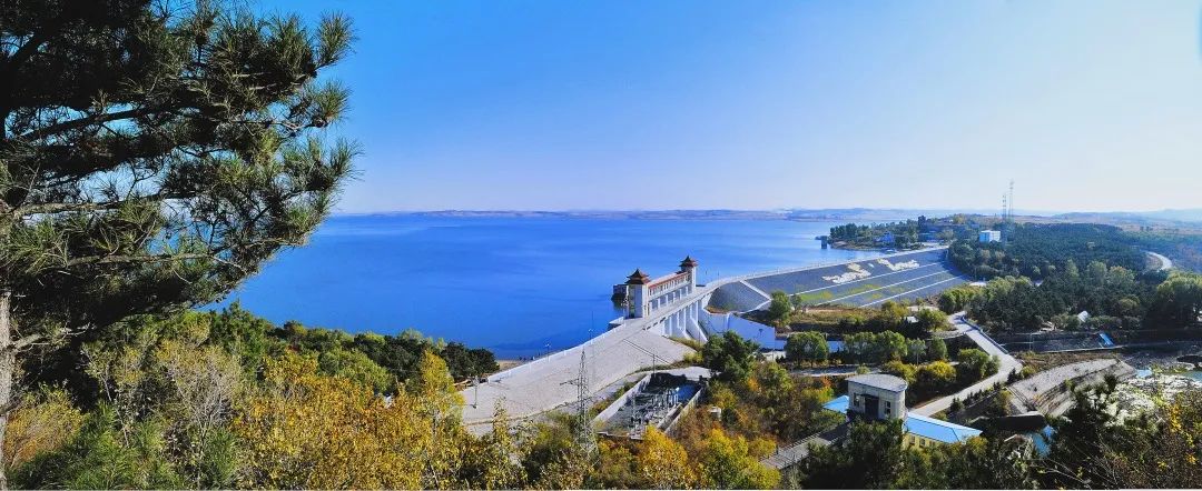 转山湖游乐园地址:四平市东南山门镇至叶赫镇之间典型的酸性火山岩