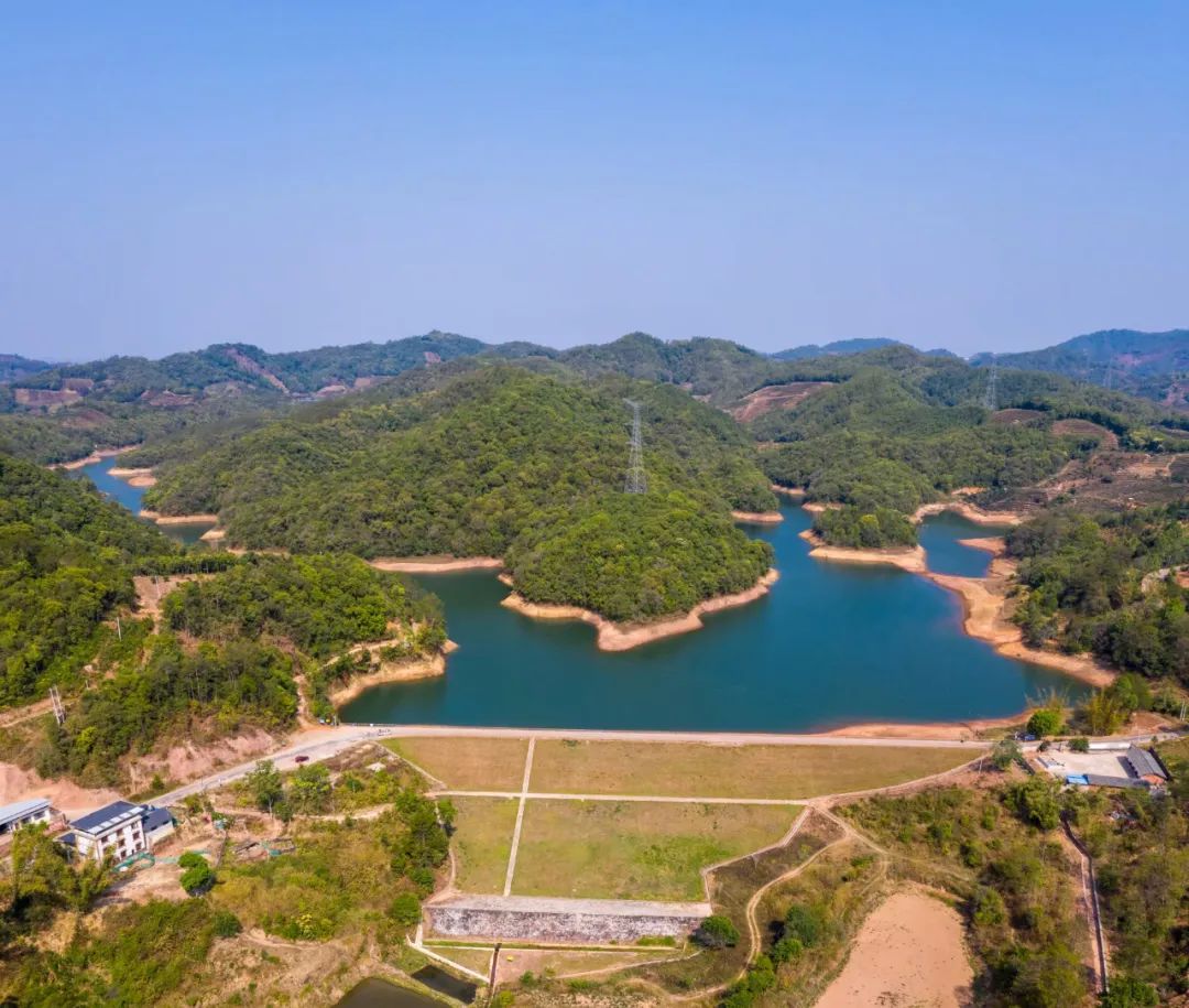 大寨水库(摄于2020年春)大中河水库各县(区)也有一些让人过目不忘的