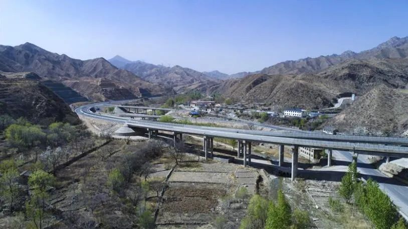 山西国道108线神堂堡至砂河段通车运营