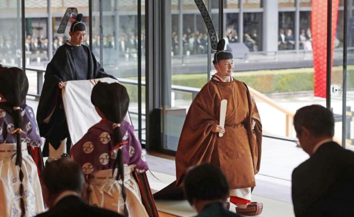 日本人与天皇之间，存在着怎样的纽带和羁绊？