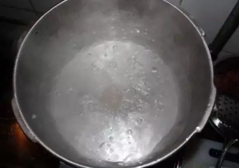 油烟机变脏难清洗这几个小窍门你一定用得上