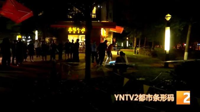 坠井男童家属给救援者送锦旗_2岁男童坠井身亡_保定坠井男童救援花费