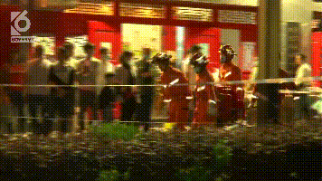 坠井男童家属给救援者送锦旗_保定坠井男童救援花费_2岁男童坠井身亡