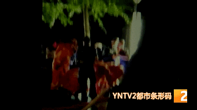 保定坠井男童救援花费_2岁男童坠井身亡_坠井男童家属给救援者送锦旗