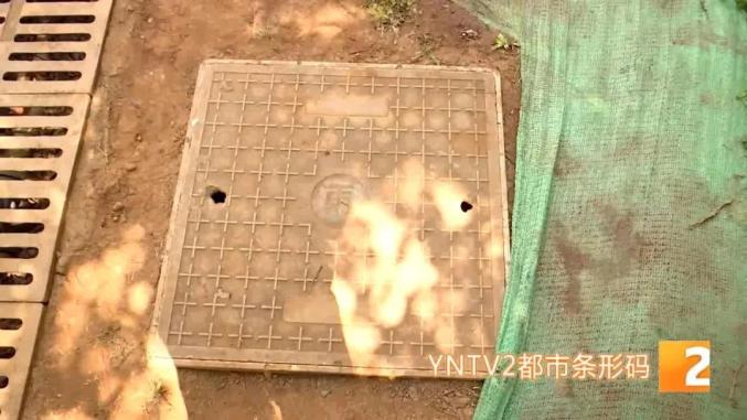 保定坠井男童救援花费_坠井男童家属给救援者送锦旗_2岁男童坠井身亡