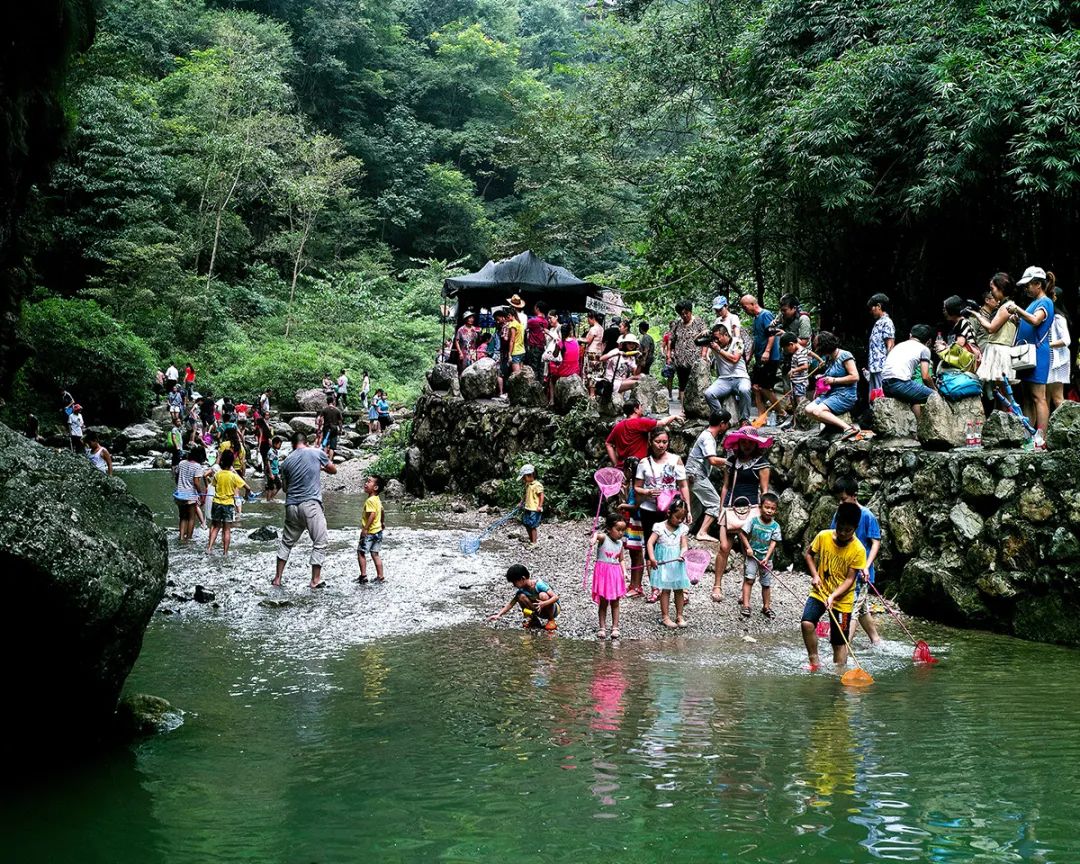 黎明游山玩水