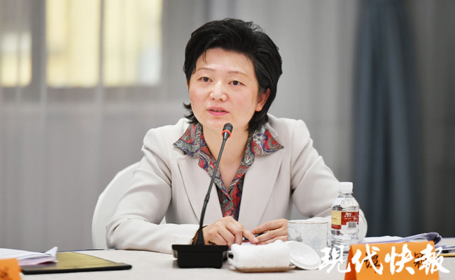 江苏省卫健委主任谭颖带来的建议就与此有关,包括传染病防治法修订