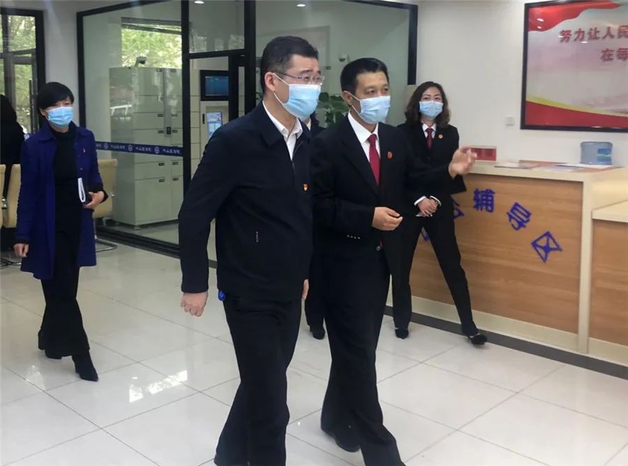 区委常委政法委书记李霖到千山区人民法院调研