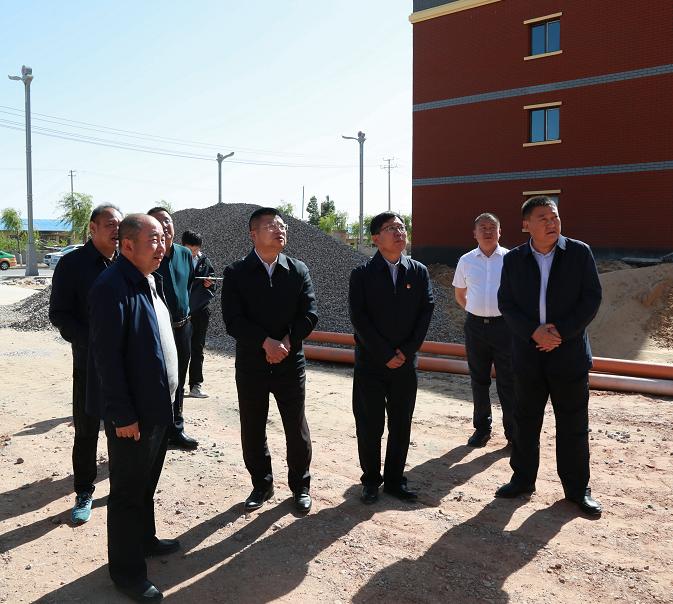 辛晓瑞到城川镇调研安全生产民生项目及红色研学项目建设等工作