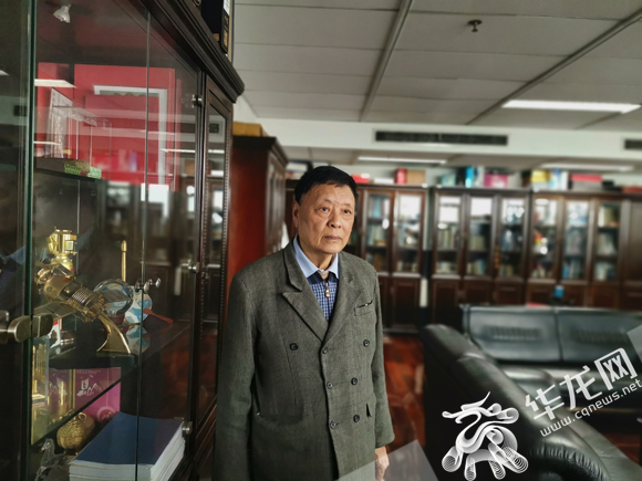 重庆优秀科学家风采展杨士中太空中建太阳能电站破解能源供给难题