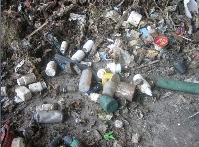 一方面,废弃药品进入自然环境中,由于其本身的化学性质,会对土壤