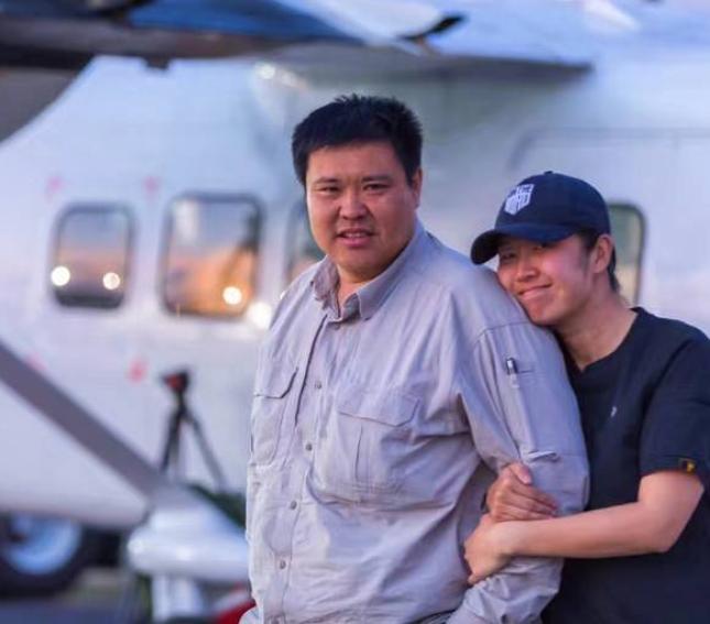 梁红哭得泪人似的说"要.""如果我腿锯了,你还要我么?