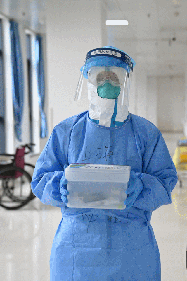 国际护士节取下口罩的军护原来这么美