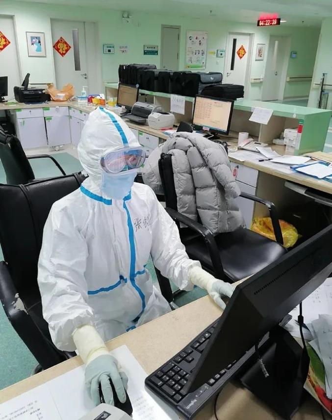 海宁市援鄂医护人员公益摄影展