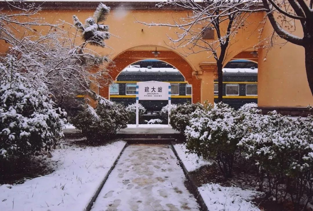 山东建筑大学雪景图片