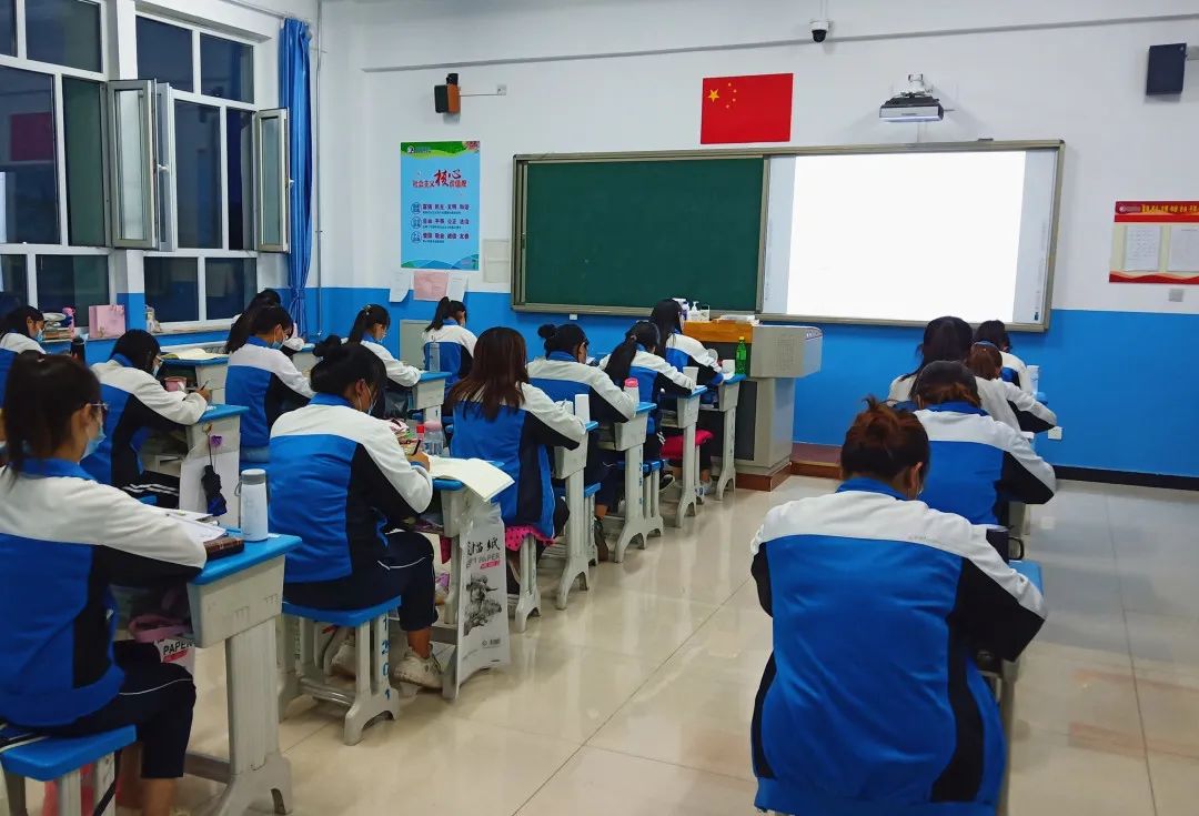 复学啦我们的一天