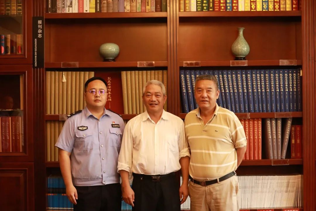 省高院审委会专职委员周根才来丽水考察调研