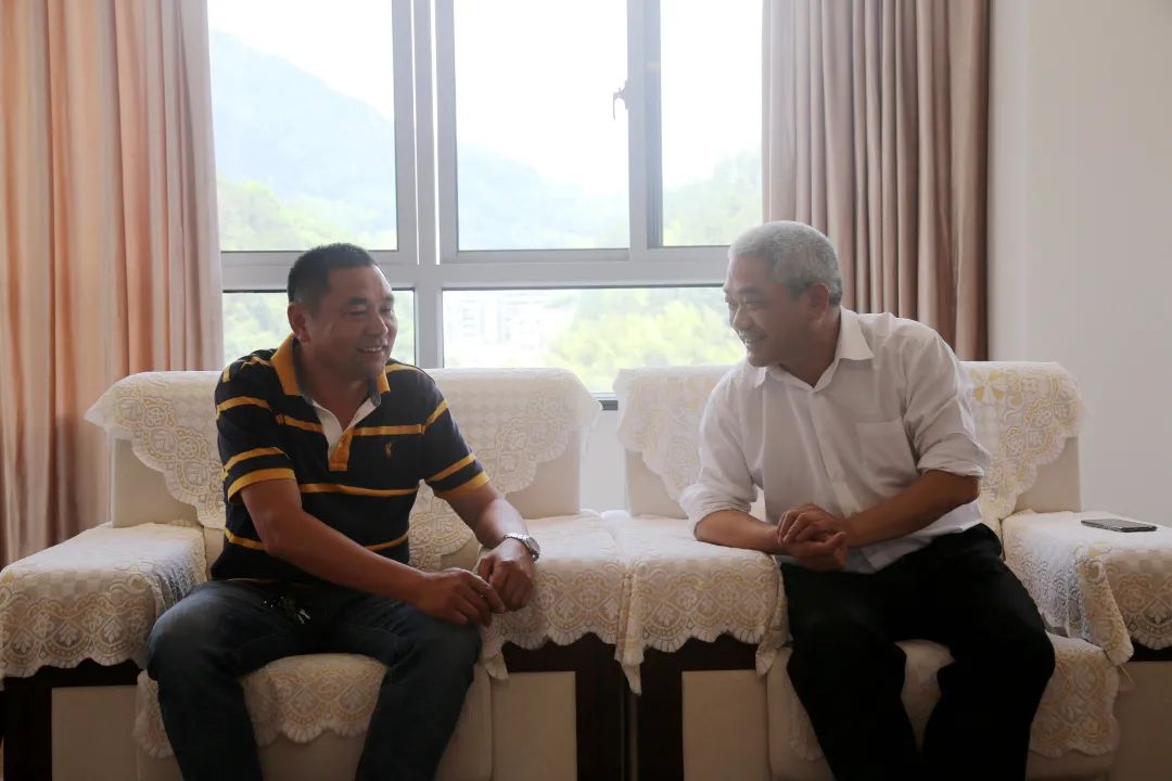 省高院审委会专职委员周根才来丽水考察调研