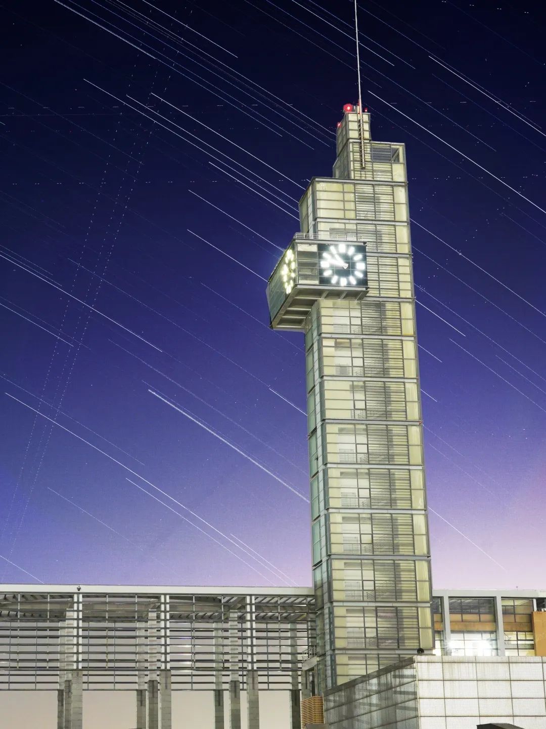 夜幕下的西电等你点亮