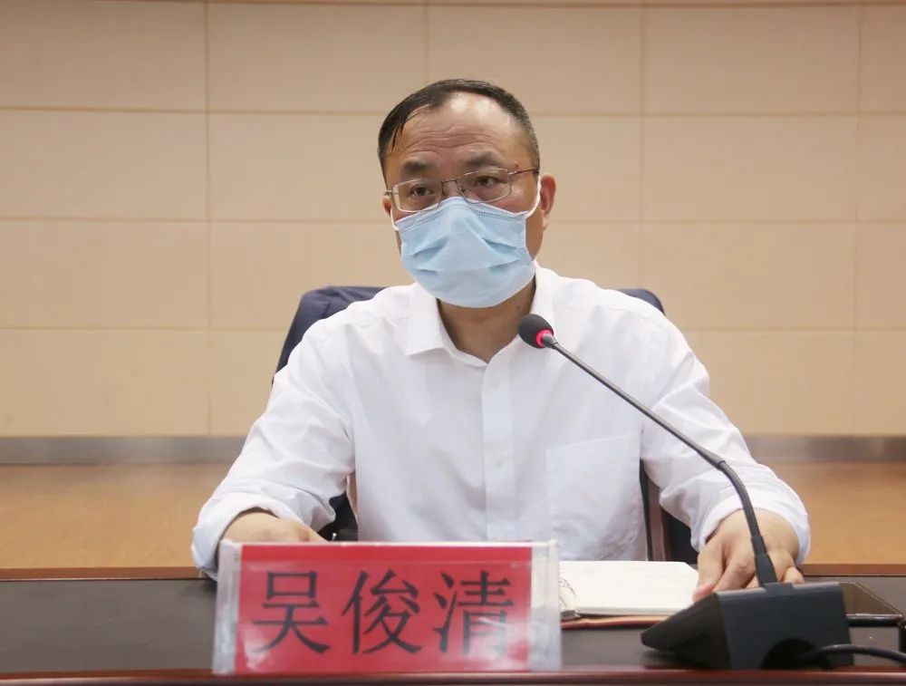 李曙明宣读了《全市法院开展2020年审务督察工作实施方案》和《中共