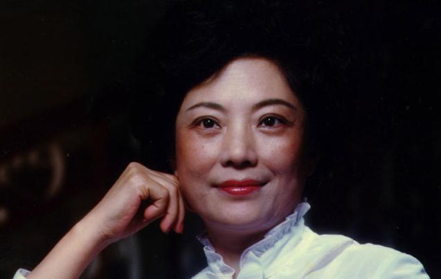 桂花苑我为抗疫献一曲越剧表演艺术家孟莉英演唱寒夜情思的故事