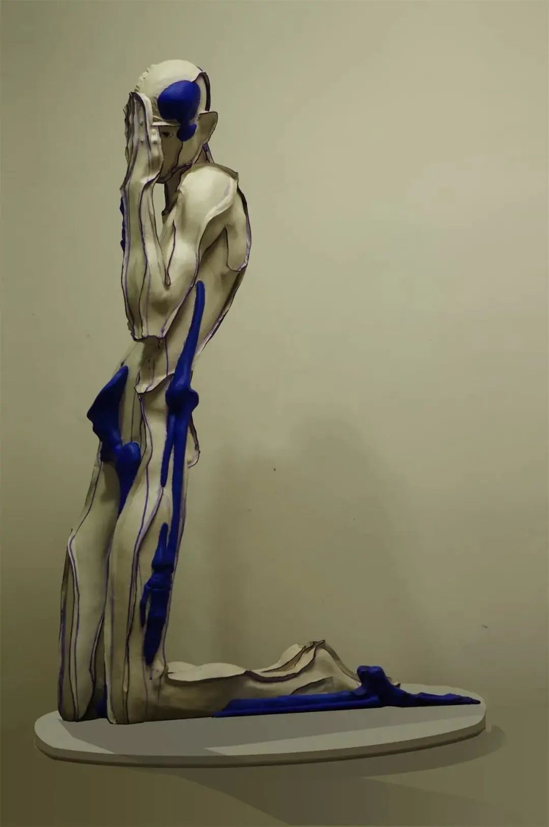 王立伟 《蓝色骨头》 136x120x60cm 雕塑