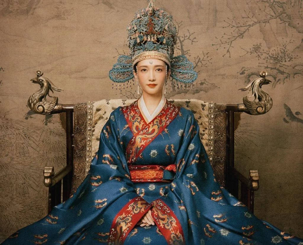 苏州发布苏州丝绸博物馆看皇后服 丝绸博物馆将推出特展"织锦中的桃花