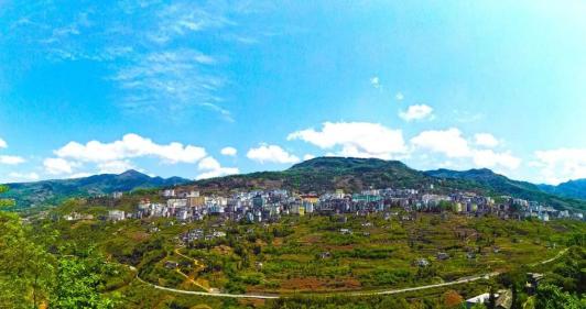 祝贺梁河县顺利实现脱贫摘帽