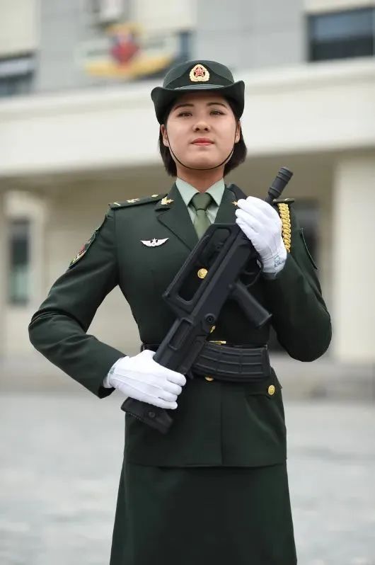 仪仗女兵赵颖图片