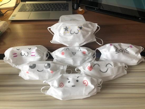 小学生返校开学!戴上"心情口罩"化身移动表情包,孩子们说